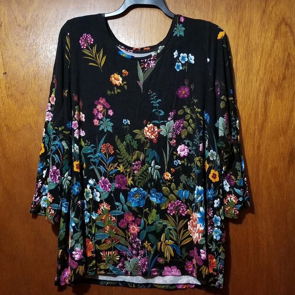 Investments soft & bright top